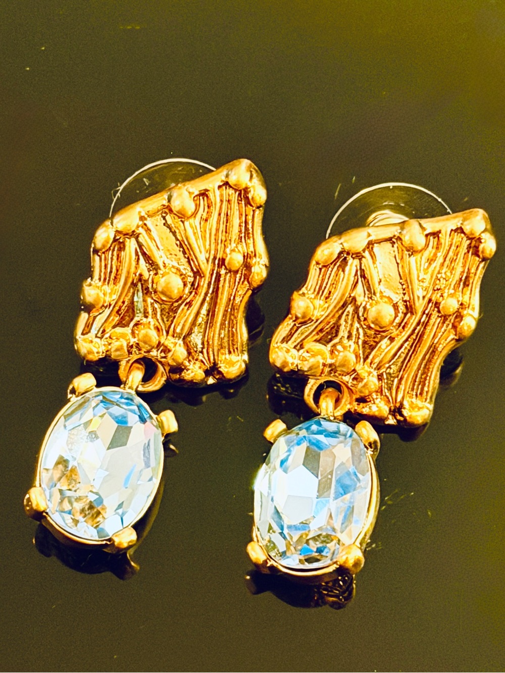 Oscar de la Renta Golden Shield Earrings w/Sky Blue Faceted Crystal Stones✨POST - Picture 6 of 9